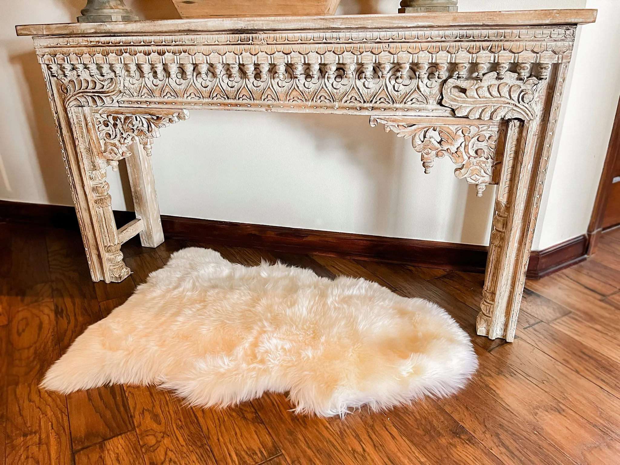 White New Zealand Sheepskin 2' x 3' by Hudson Hides