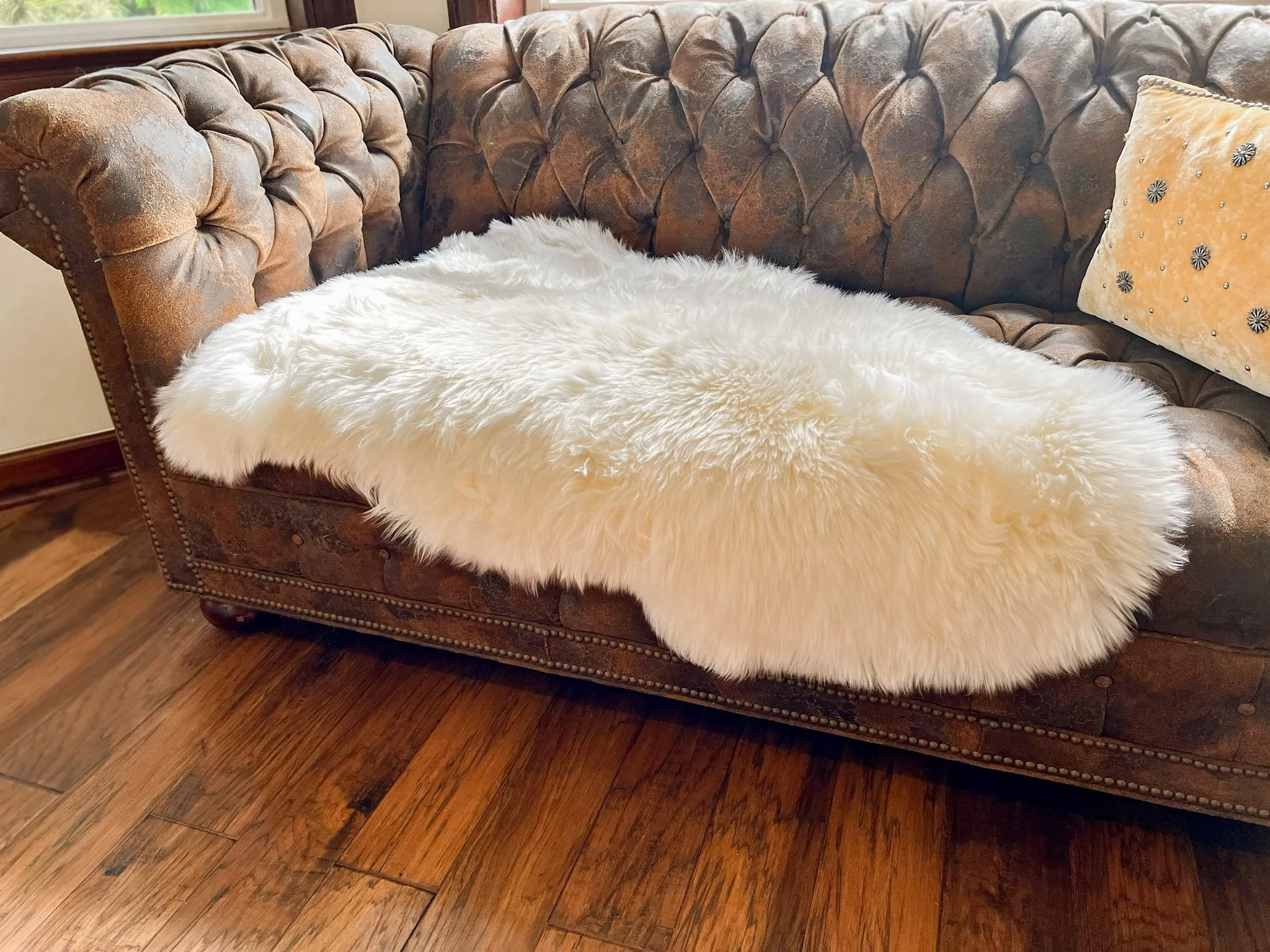 White New Zealand Sheepskin 2' x 3' by Hudson Hides