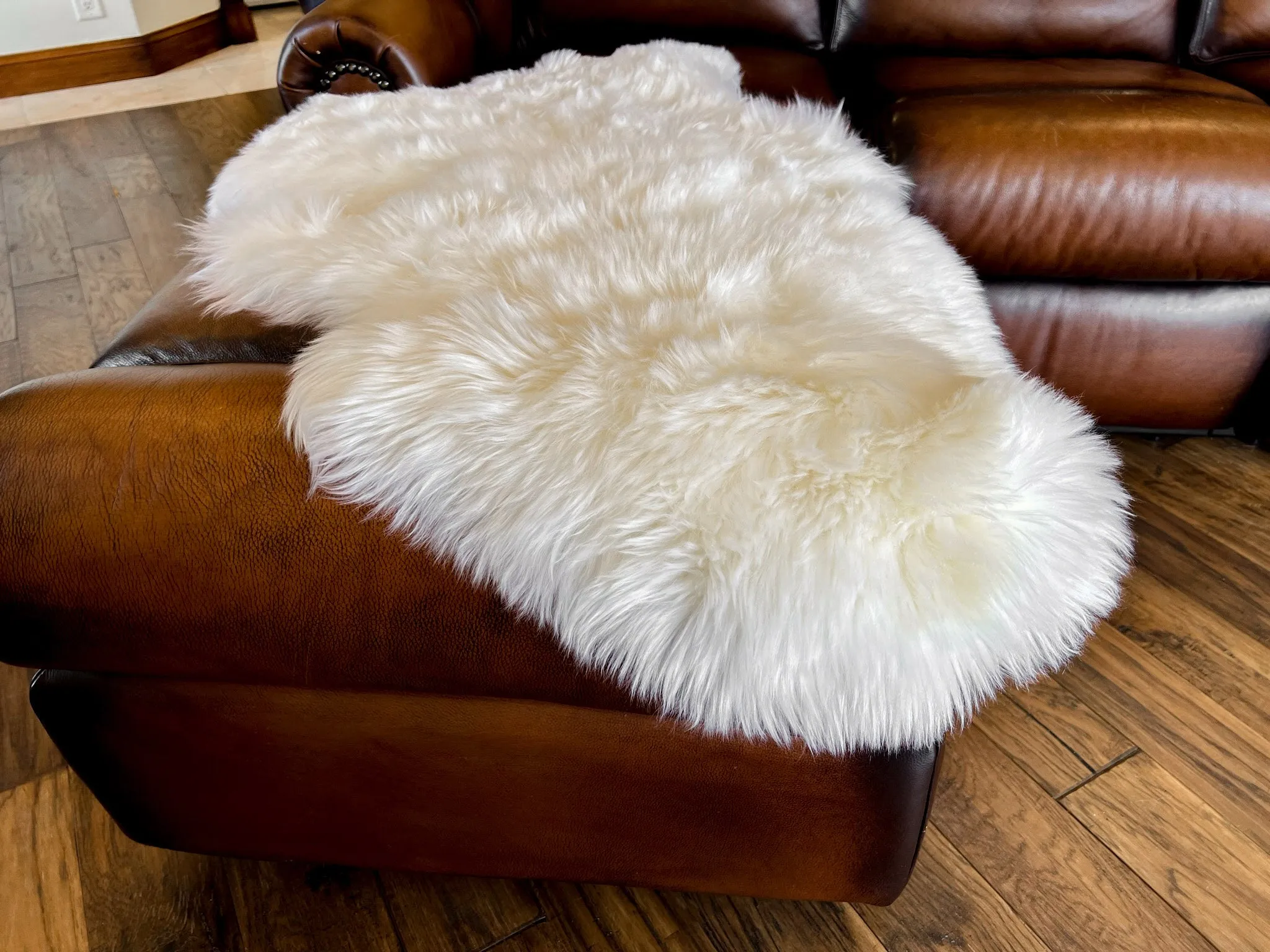 White New Zealand Sheepskin 2' x 3' by Hudson Hides